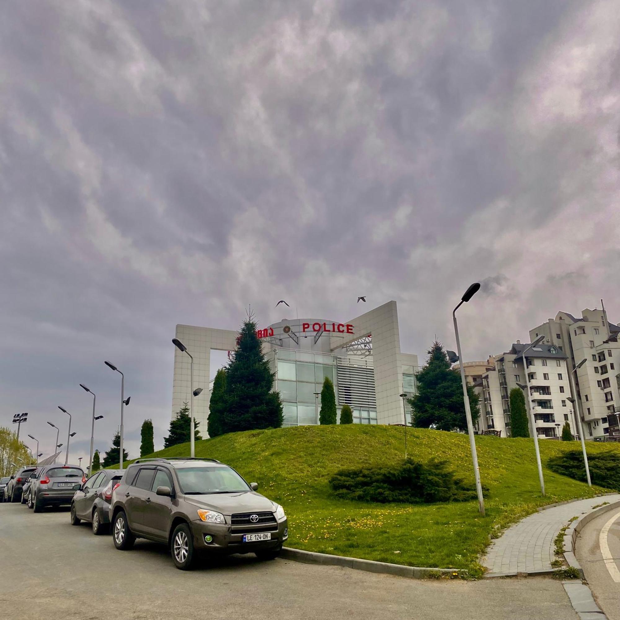 Tbilisi Apartment Tennis Court Exterior photo